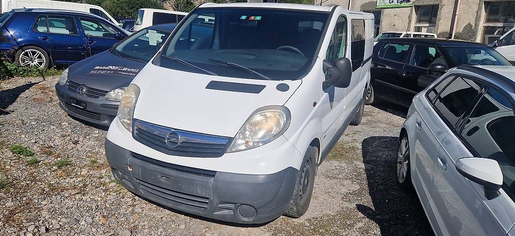 Nutzfahrzeuge: Opel vivaro Lang Version fix preis – Gebraucht aus Ziegelbrücke von arb_mvz9 3
