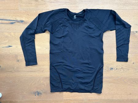 Damen- Funktionsshirt schwarz mit Lochmuster H&M L