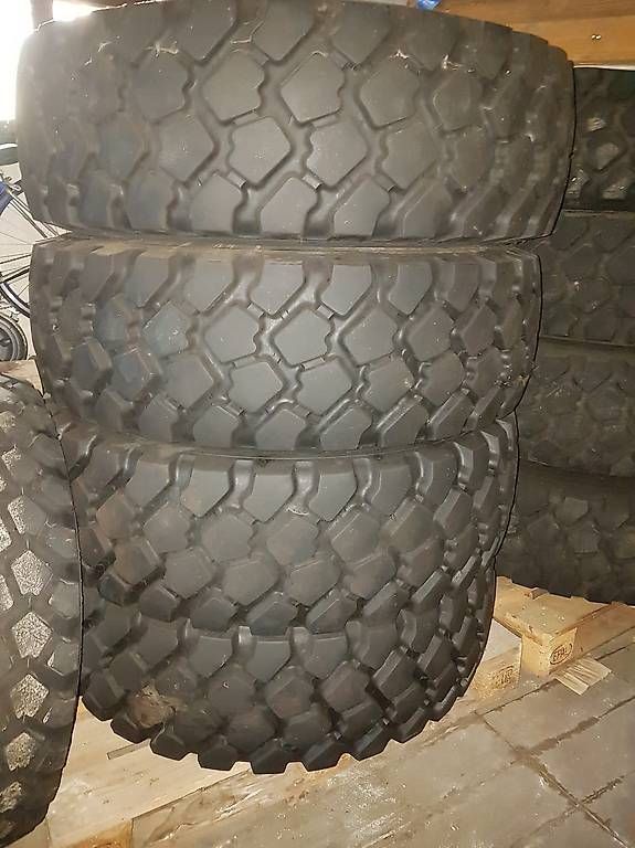 Altro in Scrittura & Disegno: Michelin XZL 365/85 R20 – Usato da Aquila venduto da tifu85