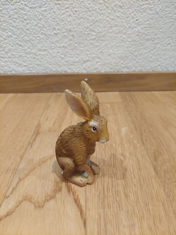 Osterhasen Deko Harz Figur Mit Schleife Und Blumen – Bezaubernde Osterdeko Hase Für Tisch Und Zuhause