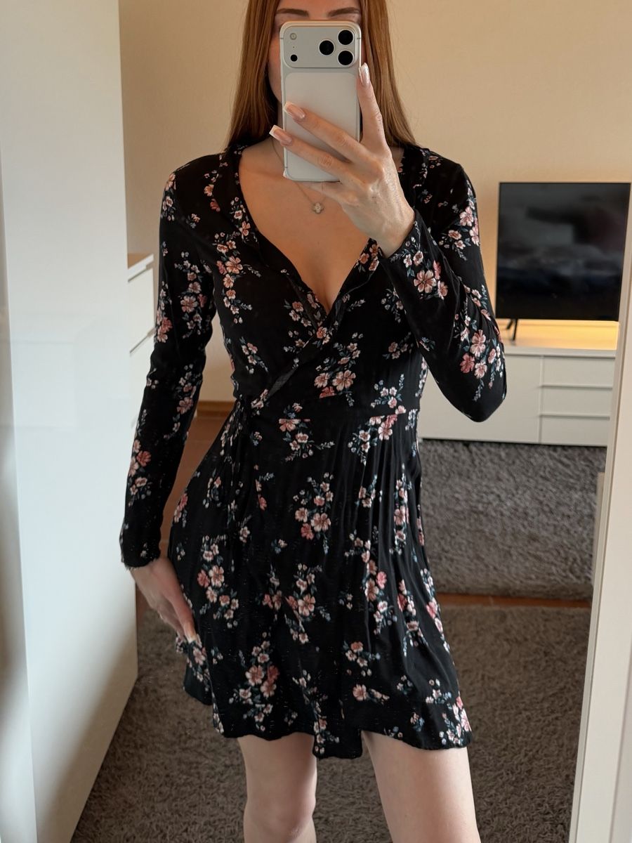 H&M Kleider: Kleid schwarz geblümt – Neu (gemäss Beschreibung) aus Frümsen von laura002