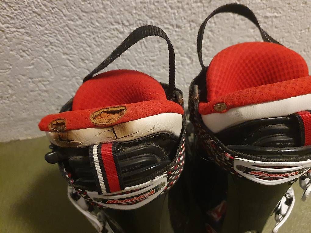 Scarpe da uomo: Älterer Skischuh Gr. 7 – Usato da Rüti ZH venduto da Kamp 1