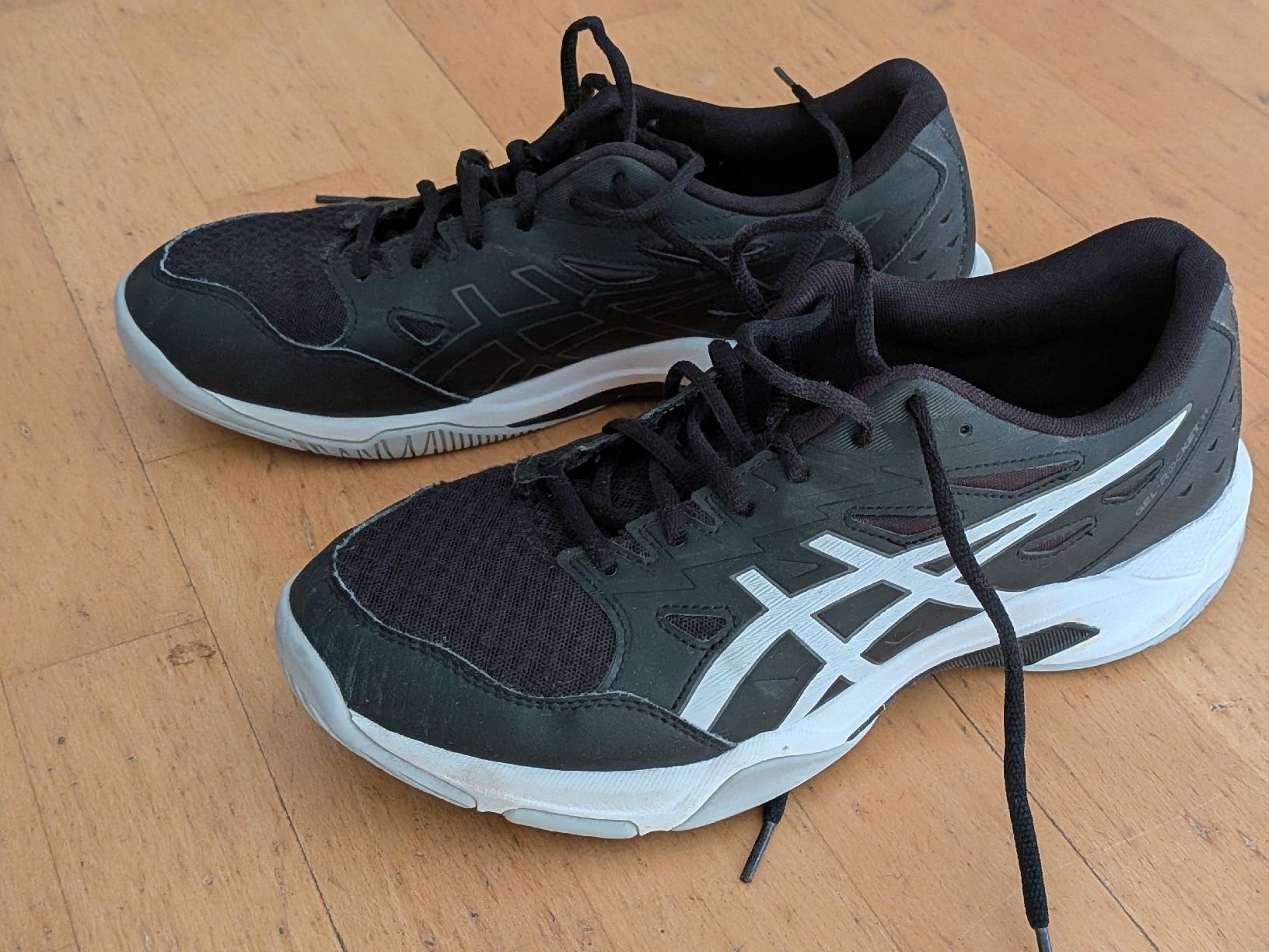 Asics Scarpe da uomo: ASICS Hallenschuhe schwarz Grösse 43.5 – Usato da Bern venduto da Runner007 2