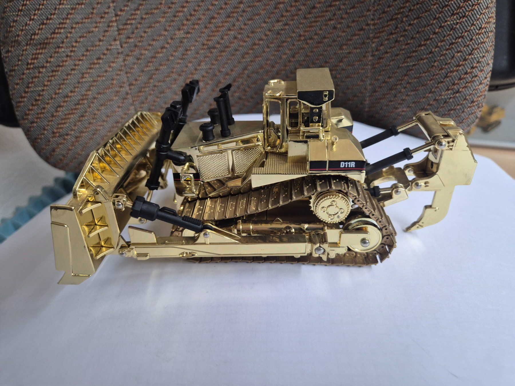 Caterpillar Kit di modellismo & Modellini statici: CATERPILLAR D11 R  OR – Usato da Moutier venduto da cat365