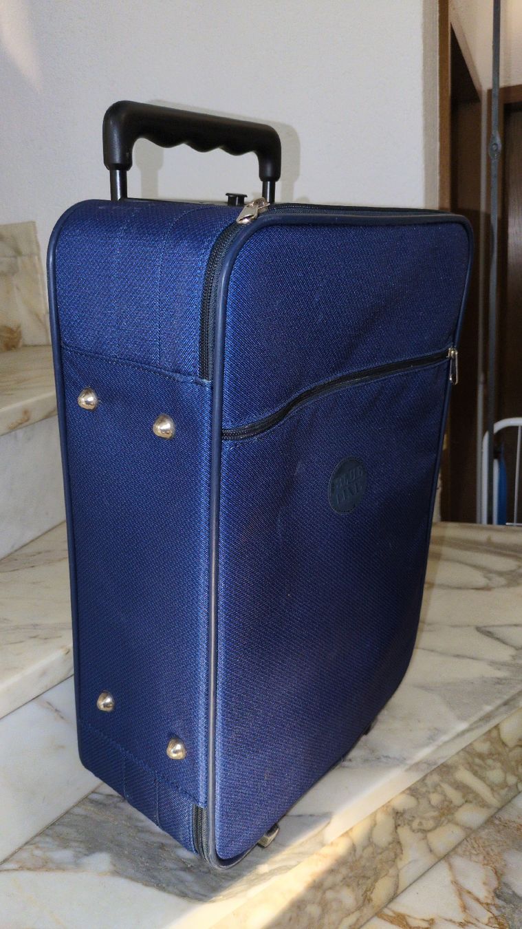 Sonstiges zu Aviatik: Robuster Reisekoffer mit Rollen, blau – Gebraucht aus Schaffhausen von max_c62l 2