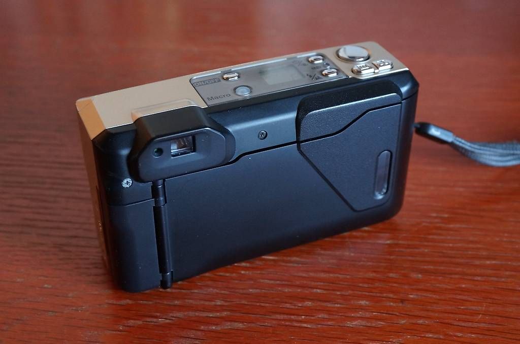 Nikon Fotocamera: Nikon One Touch Zoom 90 AF 38-90mm Macro "Point & Shoot" – Usato da Spreitenbach venduto da Salesmanship 2