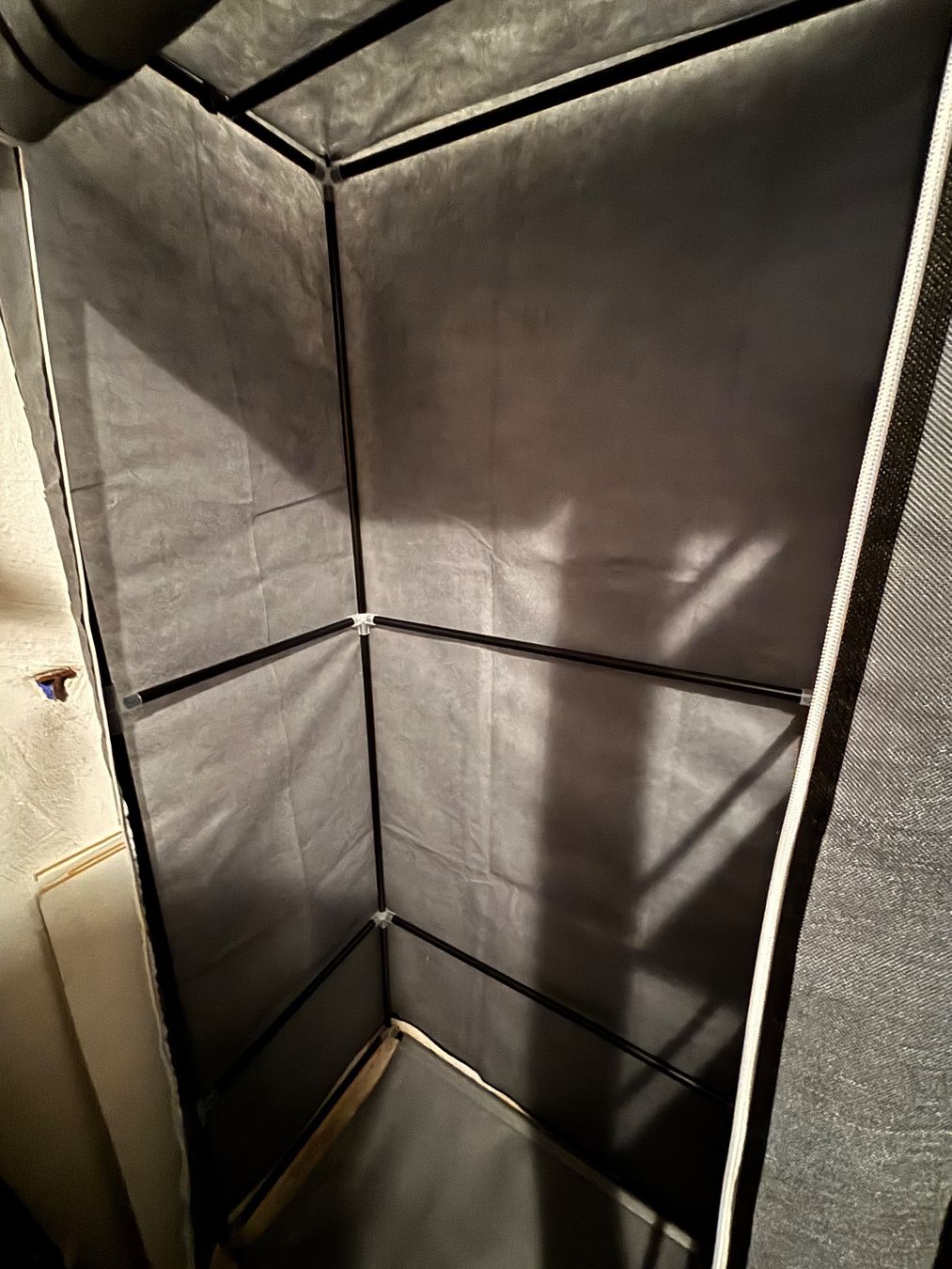 Armadi: Stoffschrank/Mottenschrank – Usato da Morschach venduto da zuandrea 4