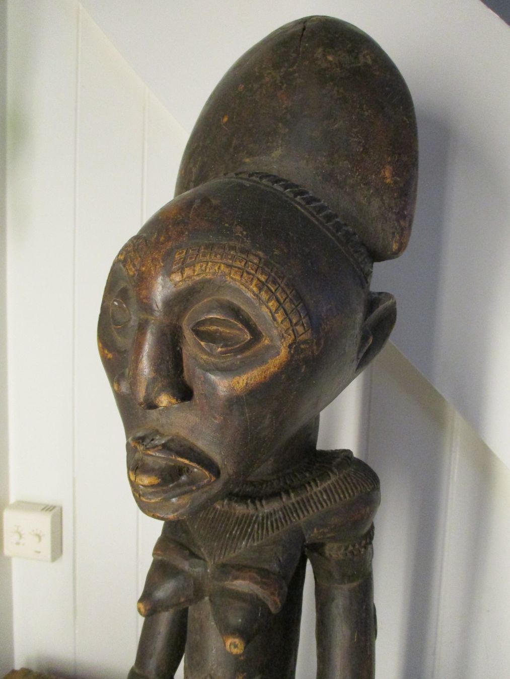 Skulpturen & Statuen: Kult-Figur Frau herausgestreckte Zunge tribal art Skulptur – Gebraucht aus Windisch von Autogrammo 3
