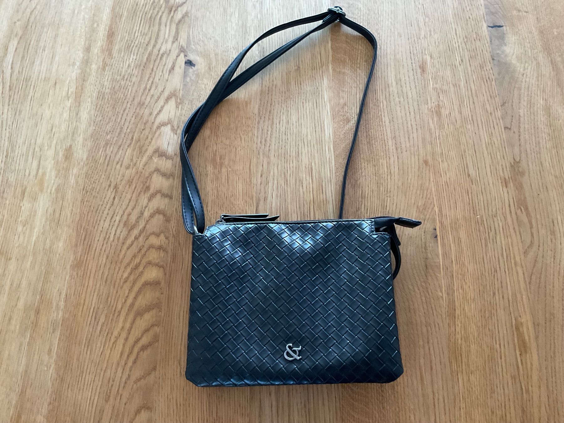 Taschen für Damen: Handtasche schwarz Fabrikneu – Neu und originalverpackt aus Wetzikon ZH von Libelle01