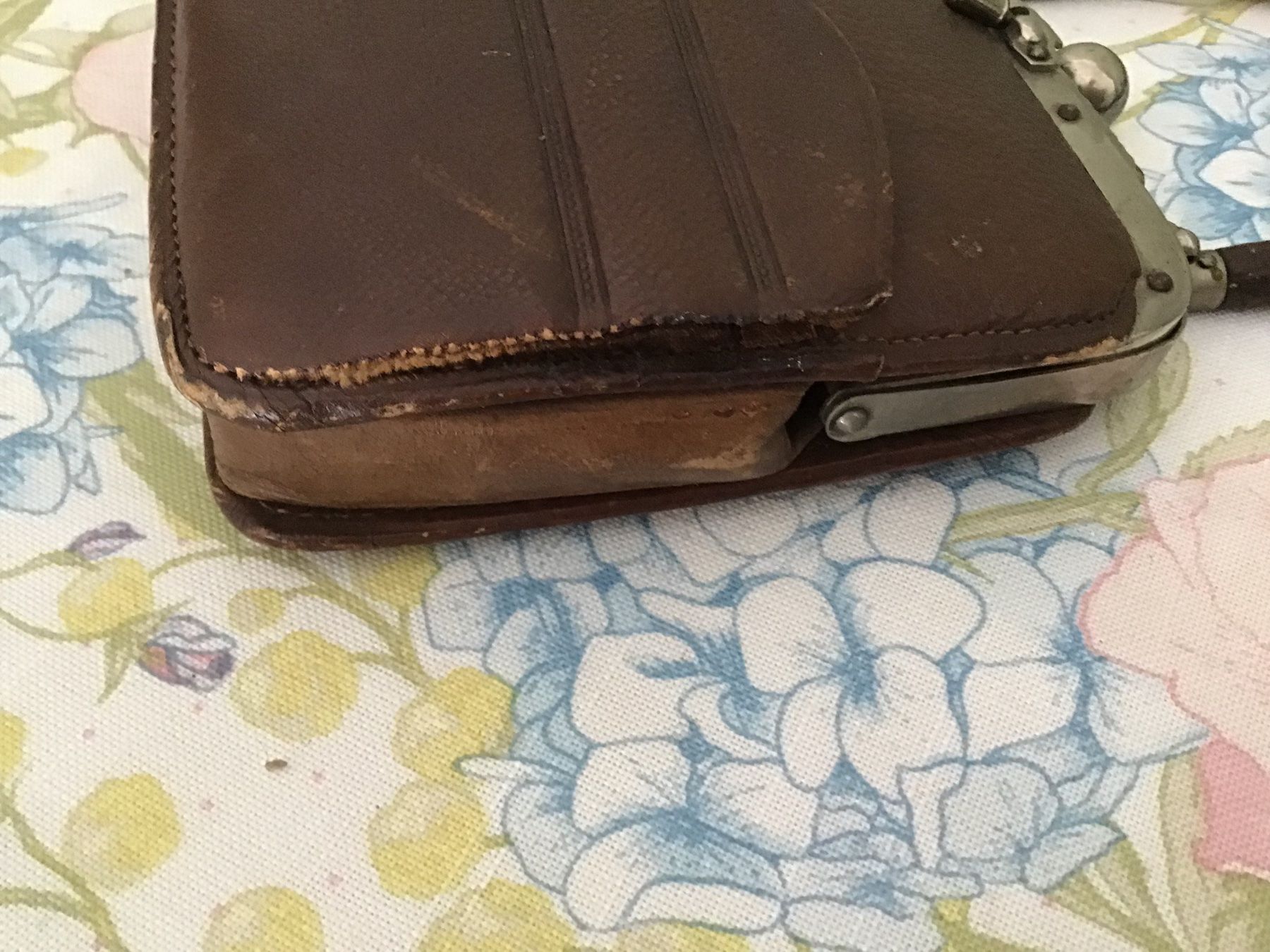 Spielzeuge: Uralte kleine Leder Puppen Tasche – Gebraucht aus St. Gallen von Goldlilly 4