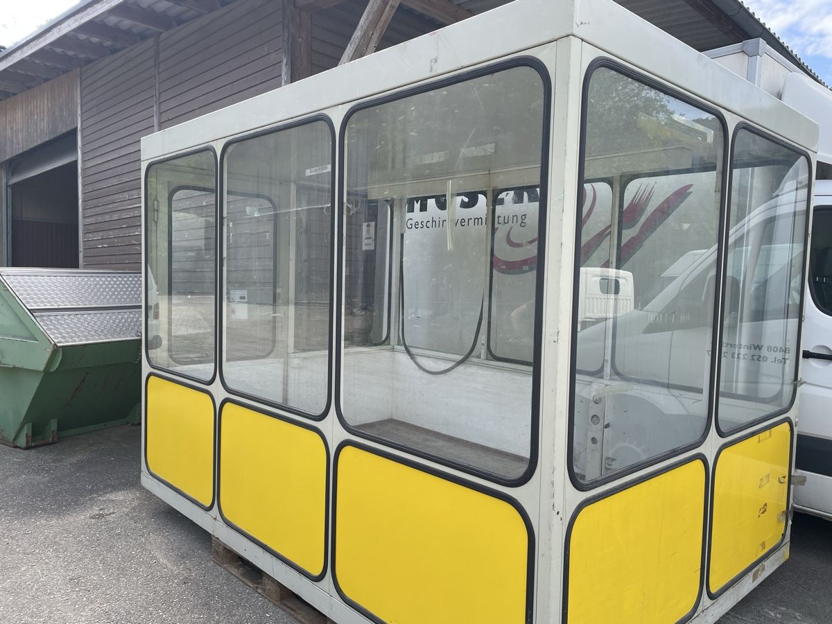 Contenitori edile: Verkaufscontainer Kiosk Container mit Glasfronten – Usato da Schaffhausen venduto da AESS1 2