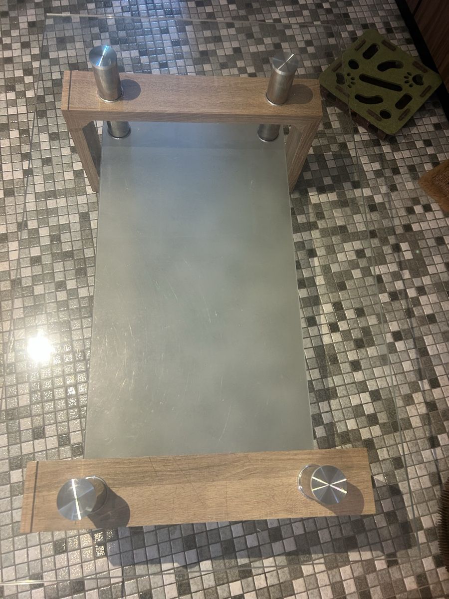 Conforama Tavoli: Table basse en verre et bois, état acceptable – Usato da Forel Lavaux venduto da maman01 2