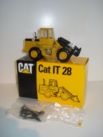 CAT IT 28 Industrieradlader