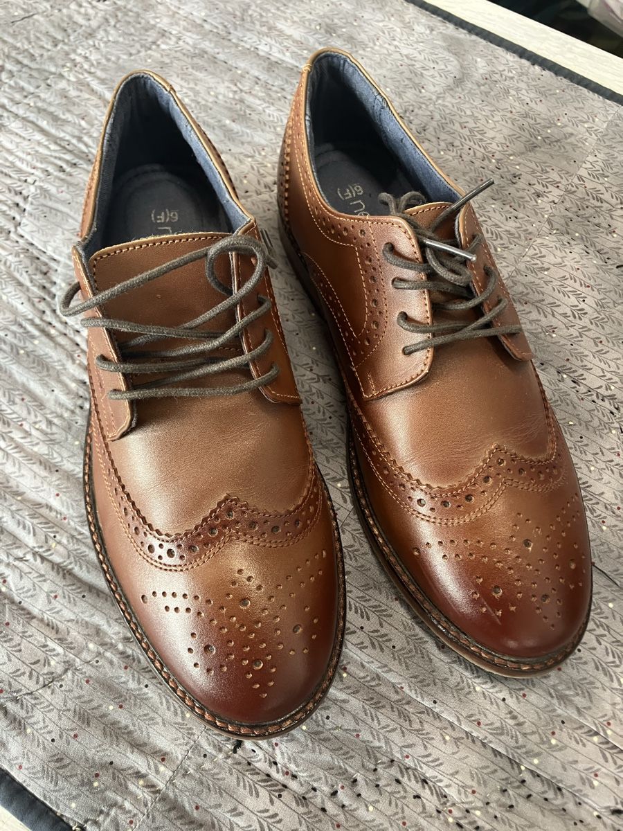 Scarpe da uomo: Chaussures cuir 39 – Usato da Vallorbe venduto da jckolly01