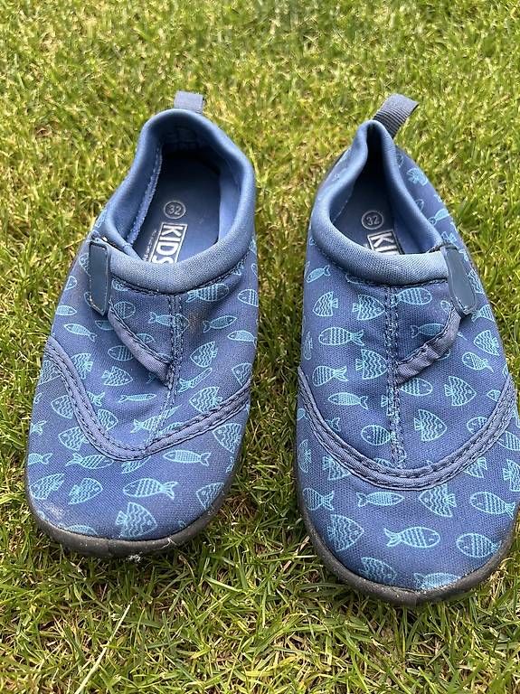 Scarpe per ragazzi: Badeschuhe Gr. 32 – Usato da Oberkirch LU venduto da ocki