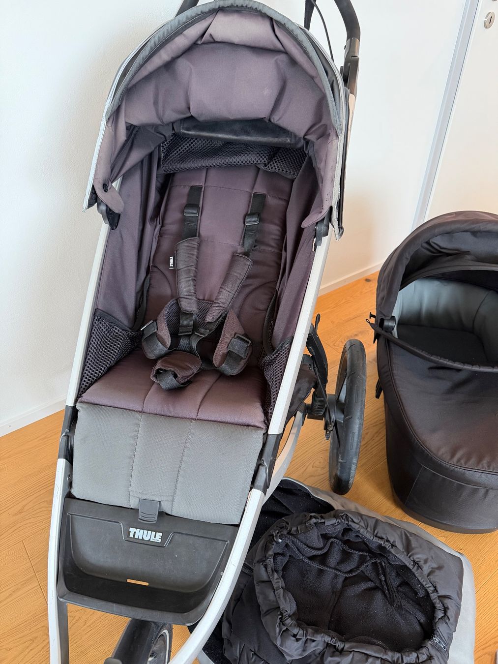 Thule Carrozzine: Thule Urban Glide 2 mit Bassinet NP: ca. 1240.- – Usato da Steinhuserberg venduto da ast_26pb 3
