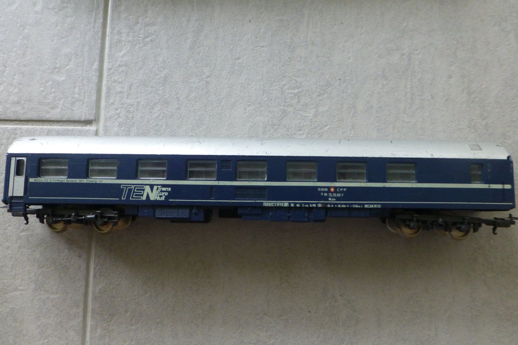 Lima Modellini di ferrovie: Lima Eisenbahnwagen 8 Stück – Usato da Grenchen venduto da Bobatsch 2