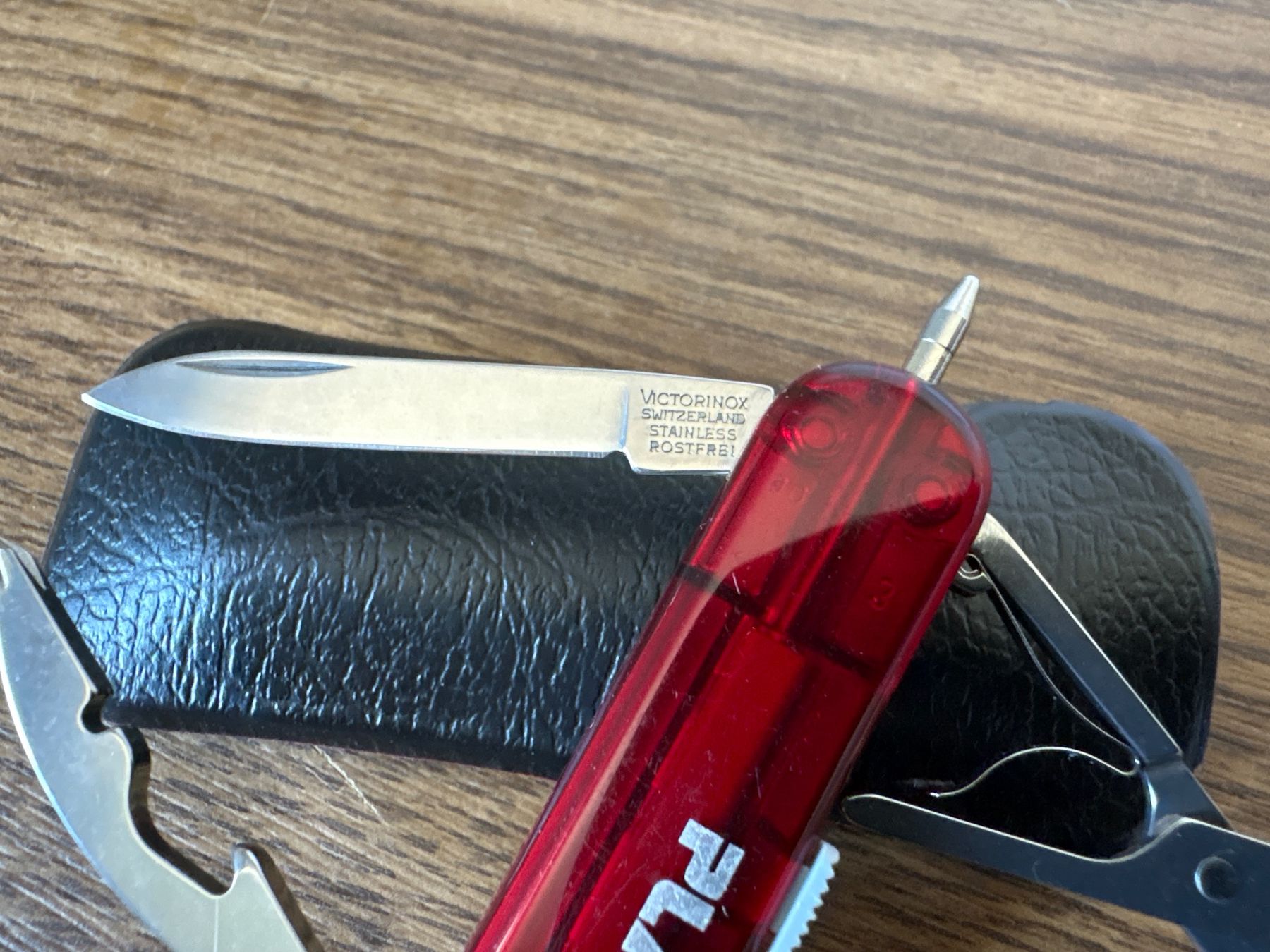 Victorinox Taschenmesser: VICTORINOX - Midnite Manager - Sackmesser - PLANZER – Gebraucht aus Andwil SG von Rainboli 3