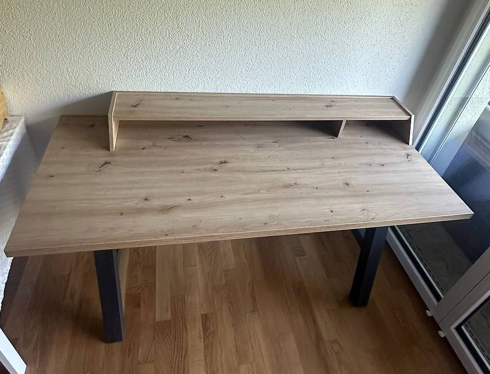 Scrivanie: Schreibtisch – Usato da Ennetbaden venduto da dinilieblingsbea 1