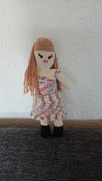 Handgefertigte Puppe gehäkelt mit buntem Kleid Amigurumi 