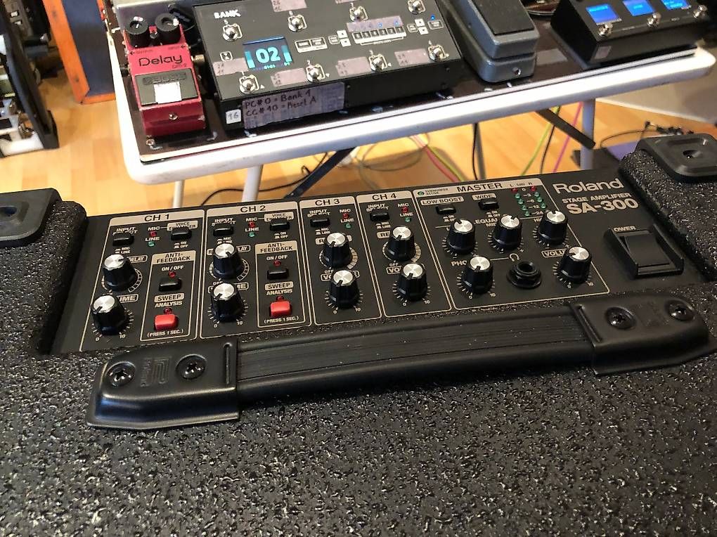 Roland SA300 Stage Amplifier Stereo PA (Gebraucht) in Einsiedeln 