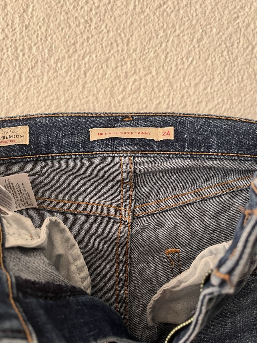 Levi's Jeans: Skinny Levi‘s Jeans  – Usato da Andwil SG venduto da sas_m9tn 1