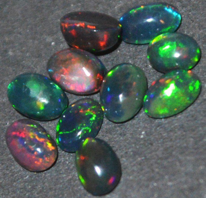 Edelstein Set L-7449 – 10 Stück Äthiopischer Schwarzer Opal (Neu und ...
