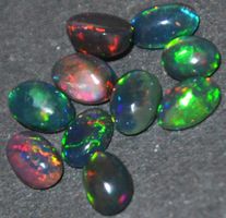 Edelstein Set L-7449 – 10 Stück Äthiopischer Schwarzer Opal