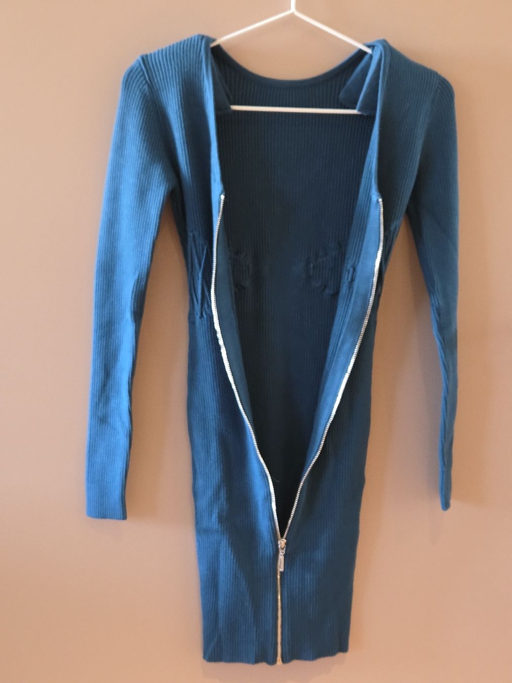 Guess Vestiti: GUESS Strickkleid mit Reissverschluss – Usato da Emmen venduto da GrabandGo 2