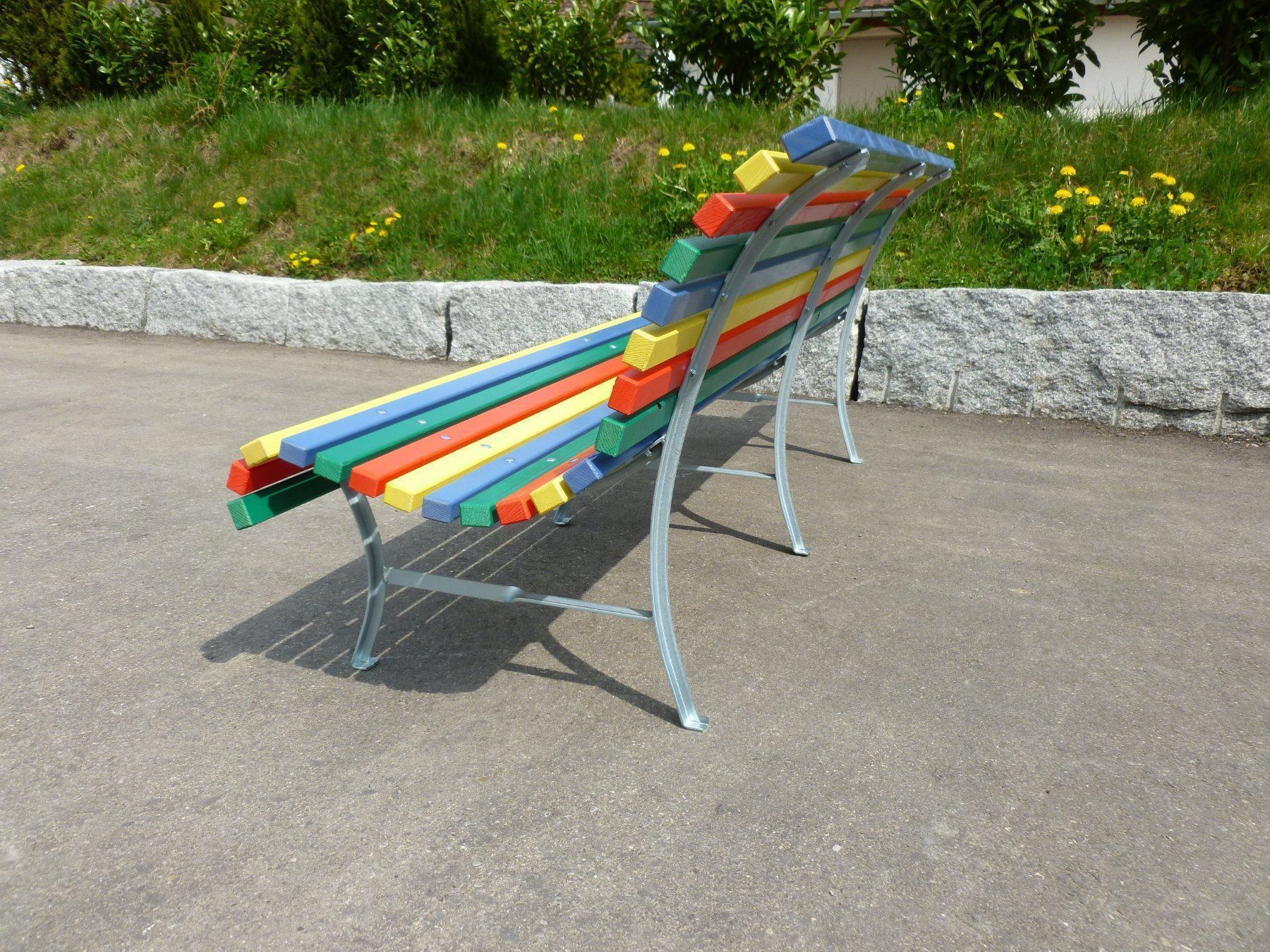 Bänke: Gartenbänkli 180cm mehrfarbig – Neu und originalverpackt aus Weiningen TG von gartenbaenkli 2