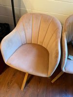 6 Polstersessel Samt beige Holzbeine drehbar. Zustand gut
