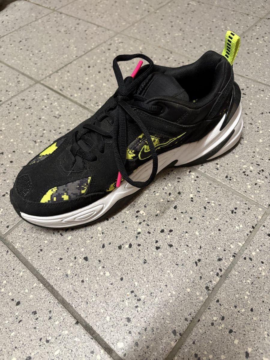 Nike Scarpe da uomo: Baskets Nike noir jaune – Nuovo (secondo la descrizione) da Vétroz venduto da oce_ctz 2