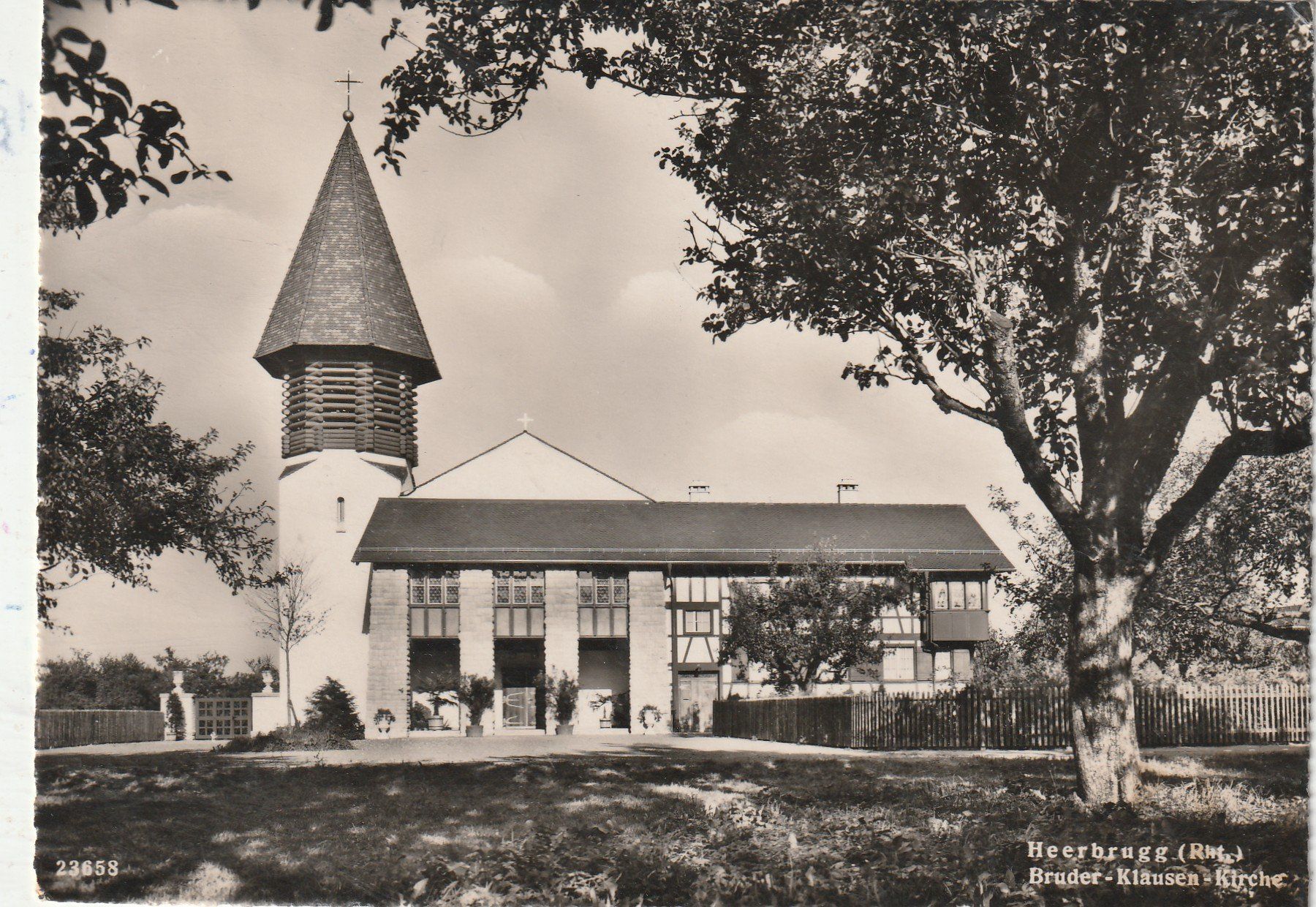Cartoline postali: Herbrug Bruder Klaus Kirche – Usato da Lumbrein venduto da made02