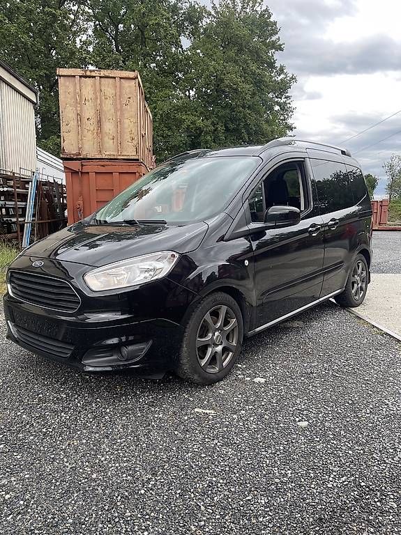 Automobili: Ford Tourneo Courier – Usato da Altstätten SG venduto da lau_8yhc