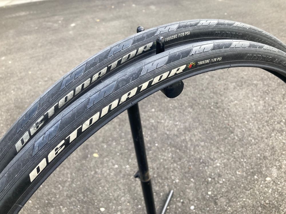 2 Speedpneu mit passenden 2 Schläuchen (Gebraucht) in Luzern für CHF 2