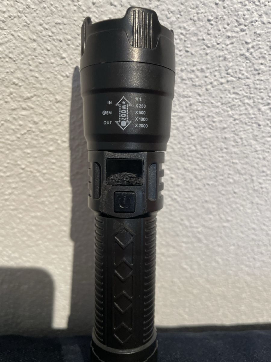 Lampade: LED- Taschenlampe – Nuovo e nell'imballaggio originale da Buchs /ZH venduto da Sadac 2