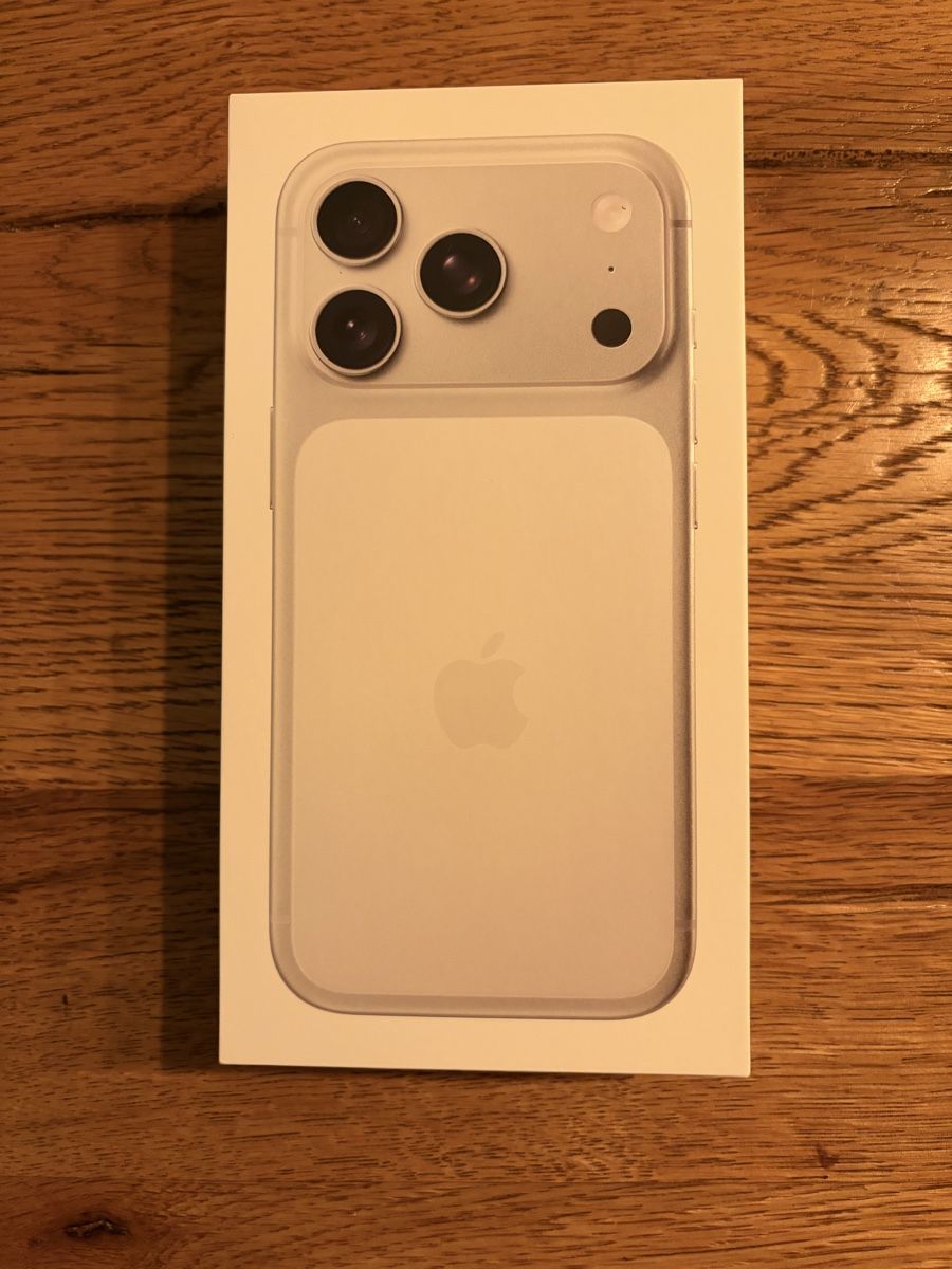 Apple Telefoni cellulari / Smartphones: Neues iPhone 17 Pro, Silver, 512 GB, ungeöffnet! – Nuovo e nell'imballaggio originale da Dänikon ZH venduto da taxomex
