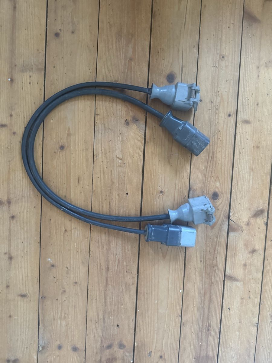 Câbles: Übergangsstecker J15 – D'occasion à Rapperswil SG par Roman9719