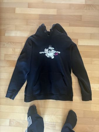 Overdrive Hoodie – Schwarz Schwarzer Hoodie vom Berline