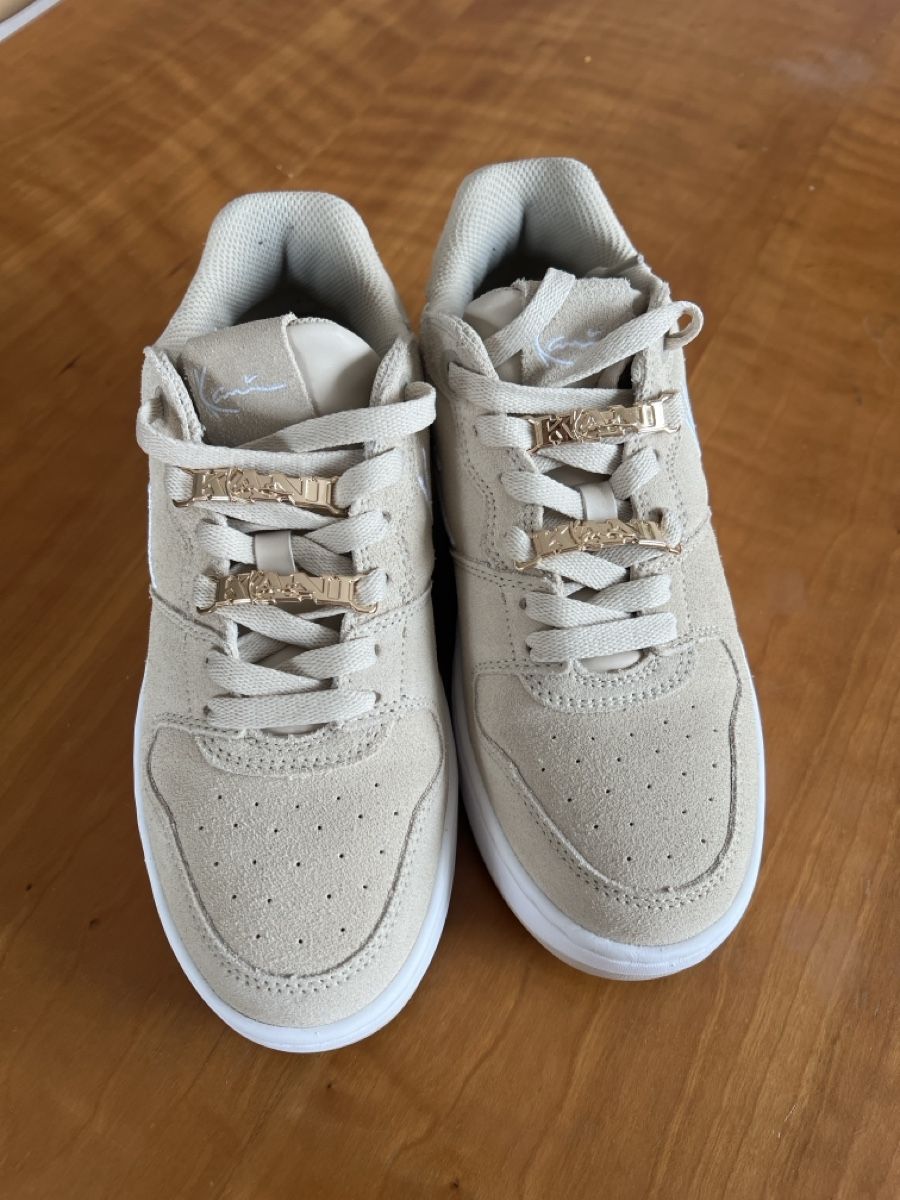 Scarpe da uomo: Karl Kani Schuhe beige Gr. 38.5 – Nuovo (secondo la descrizione) da Luzern venduto da avocado12