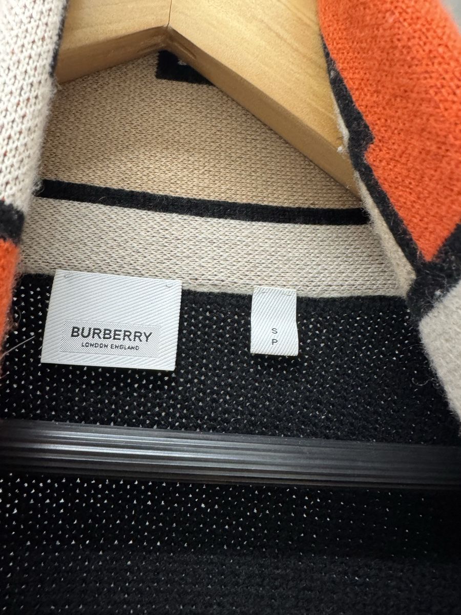 Burberry Giacche: Stylish Burberry Cardigan - size S  – Nuovo (secondo la descrizione) da Cham venduto da lb6_m9yt 5