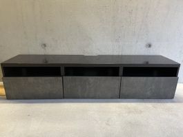 Moderner TV-Möbel in Grau mit schwarzer Glasplatte – 180 cm