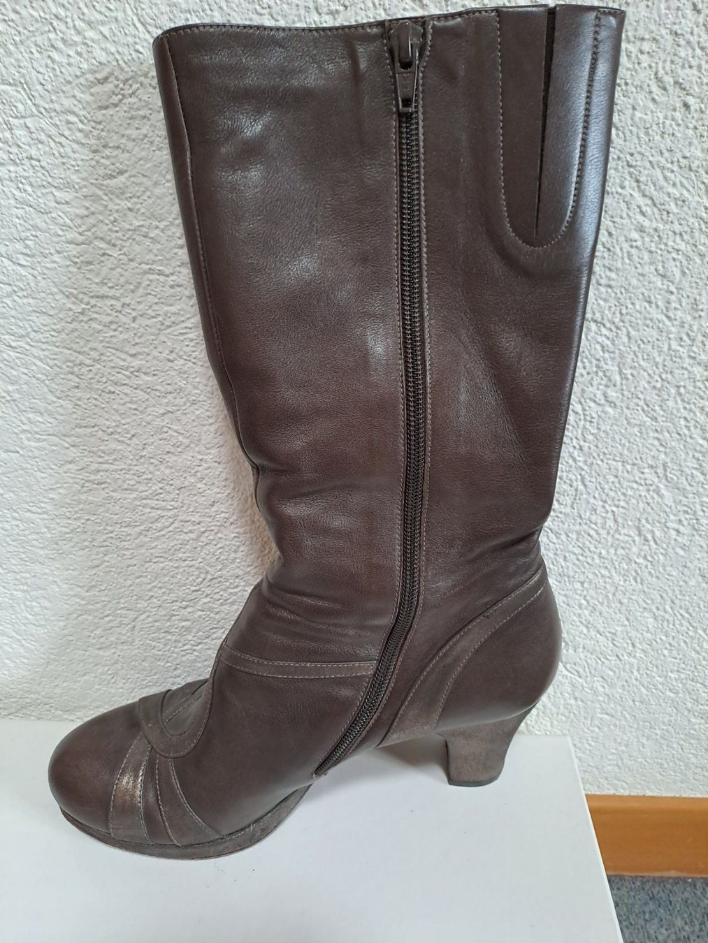 Chie Mihara Scarpe da donna: Hochwertiger Lederstiefel, CHIE MIHARA, NP 549.--, Gr. 38.5 – Usato da Frauenfeld venduto da Andadaa 3