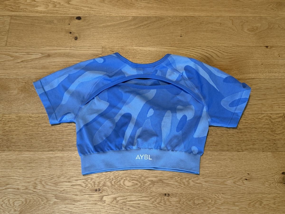 Aybl T-Shirts: AYBL CROP-SPORTSHIRT BLAU – Gebraucht aus Zürich von dbu_s8p2 3