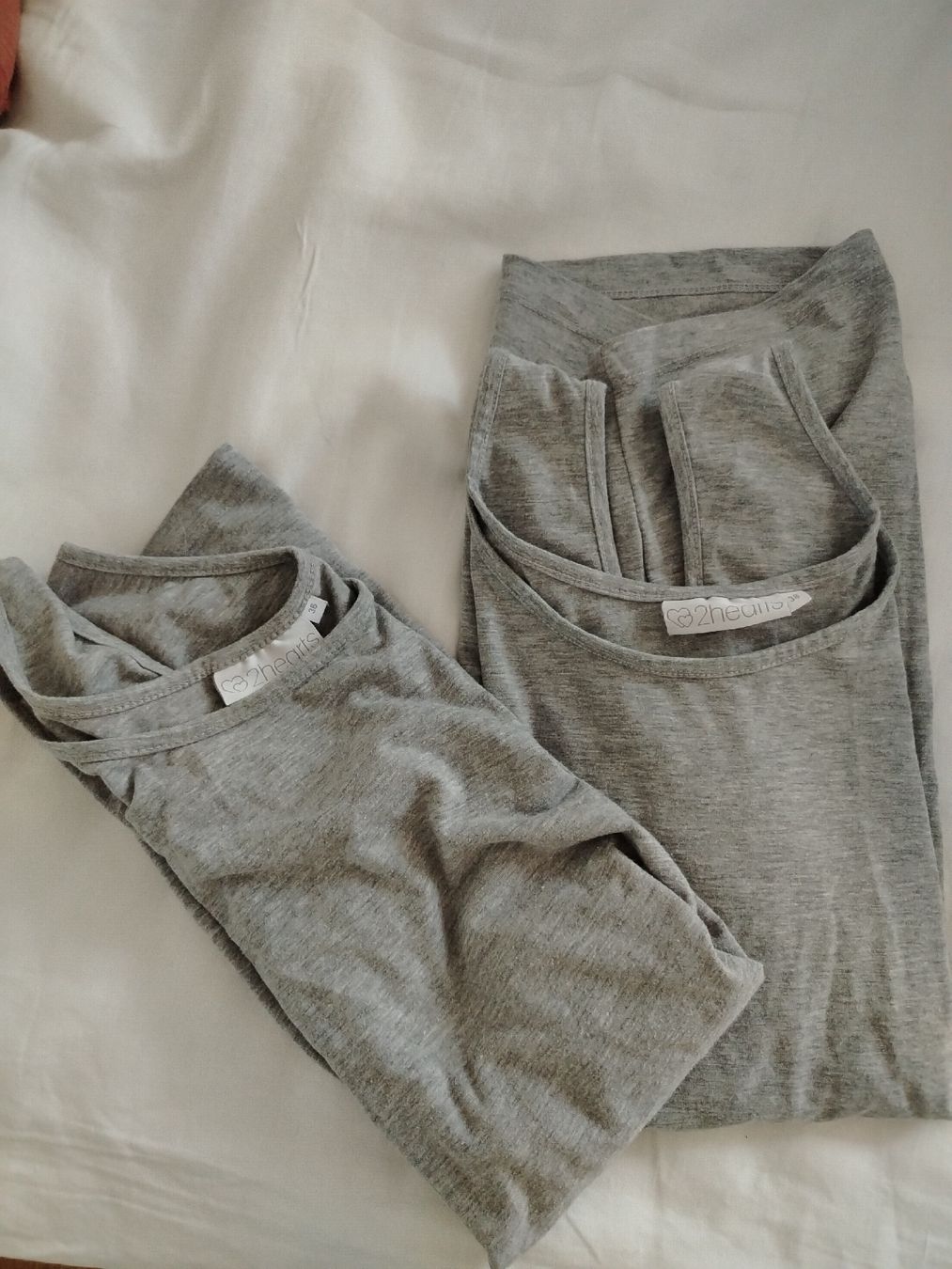 Lots de vêtements: 2 Umstandstops 36/38 – D'occasion à Schönenbuch par sop_n7zd