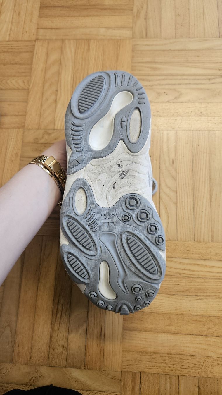 Adidas Scarpe da donna: Graue Adidas Sneakers Gr.36 – Nuovo (secondo la descrizione) da Sax venduto da Kieselstei 2