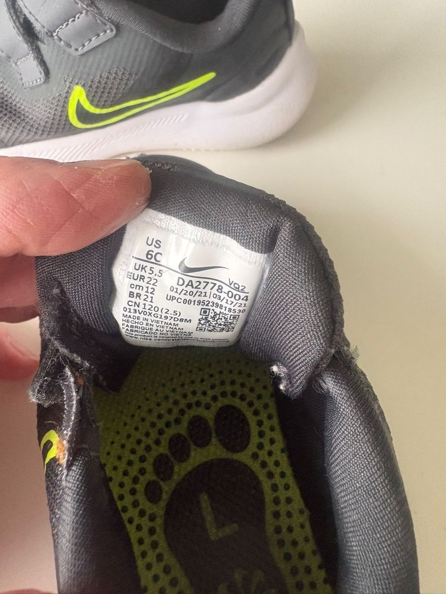 Nike Scarpe per ragazzi: Chaussures Nike Star Runner Bébé, Taille 22 – Usato da Versoix venduto da Pti-pois 2