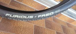 2 paires de pneus VTT : Schwalbe et Tubeless Furious Fred
