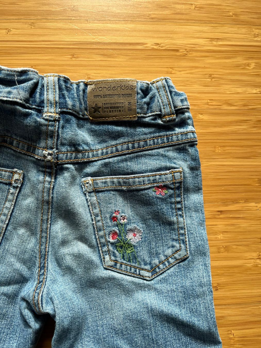 Jeans: Jeans mit Blumenstickerei – Usato da Winterthur venduto da melansen 2