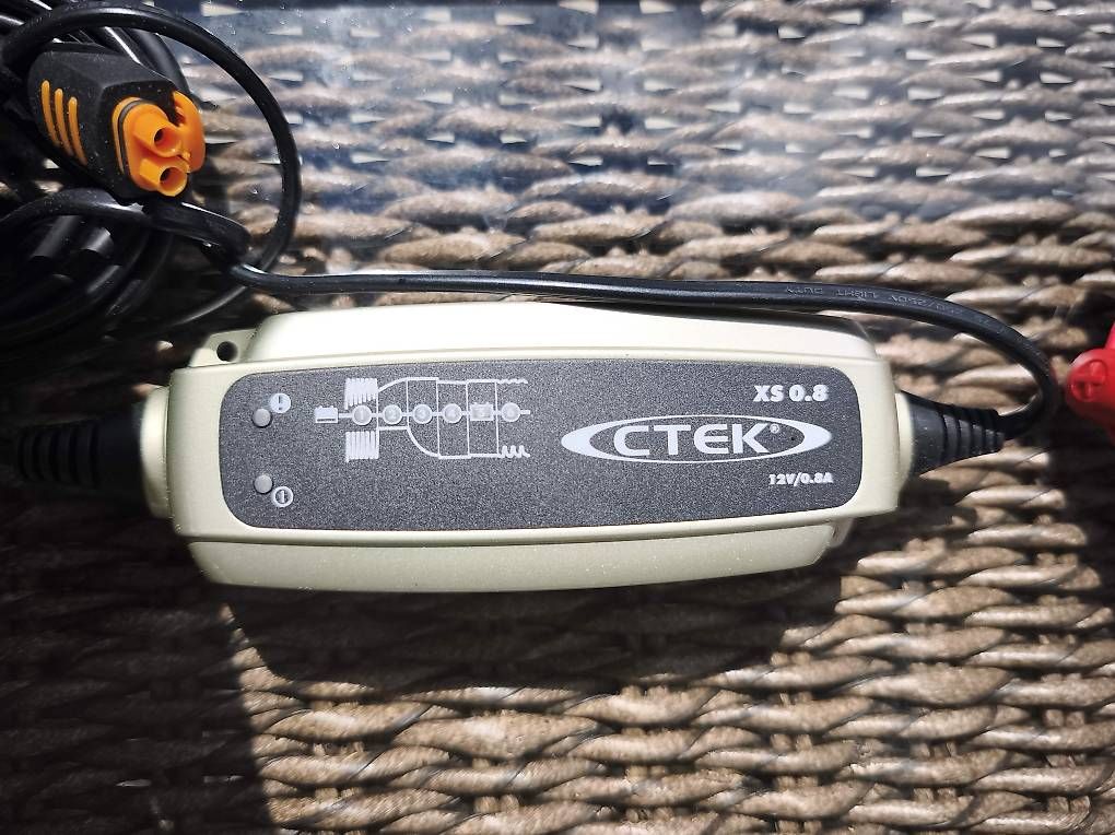 Caricabatterie: Chargeur de batterie moto  – Usato da fribourg venduto da pipas01 1